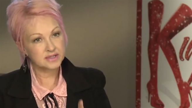 go to Schrill und ausgeflippt: Cindy Lauper auf dem Kiez