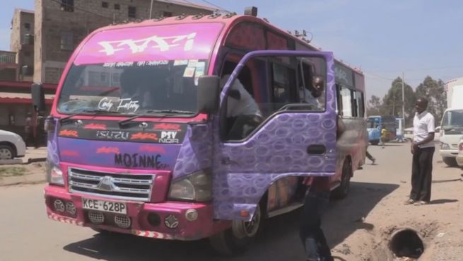 go to Bus mit Style: Cool reisen mit dem Matatu in Kenia